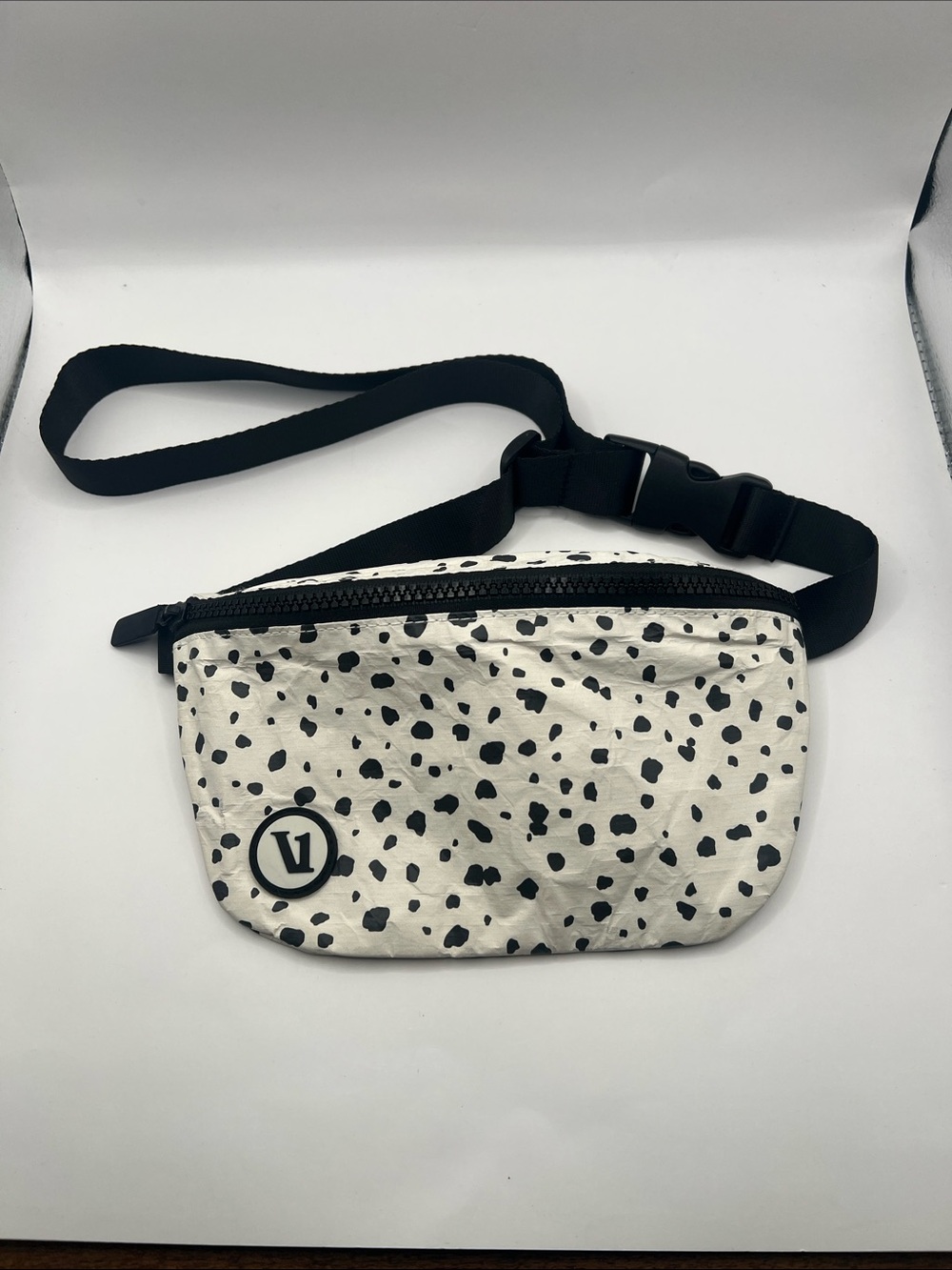 Vuori X ALOHA Black & White Spotted Crossbody Belt Bag